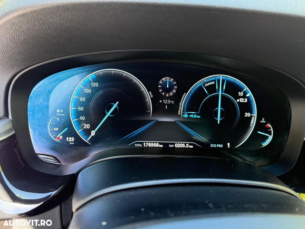 BMW Seria 5 520d Sport Line - 17