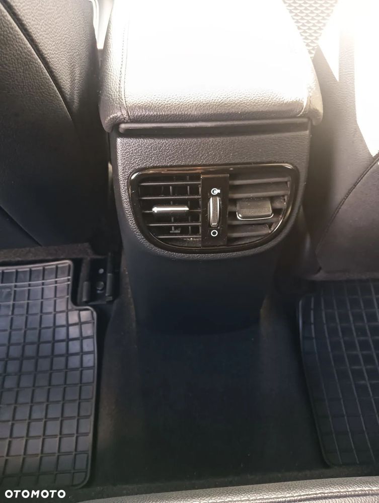 Kia XCeed 1.6 GDI PHEV L DCT - 24