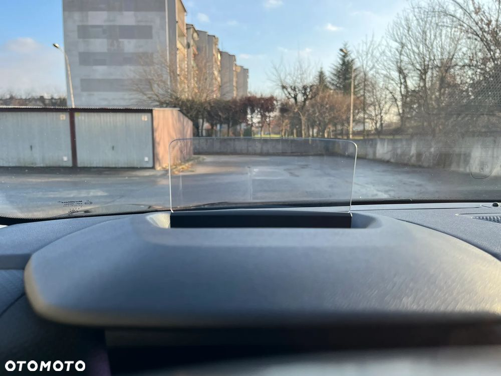 Citroën C4 PureTech 130 Stop&Start EAT8 SHINE - 24