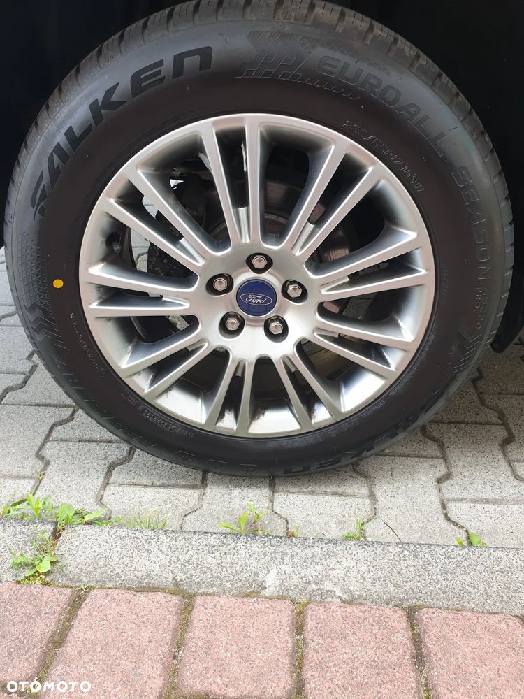Ford Kuga 2.0 TDCi 4x4 Titanium - 41