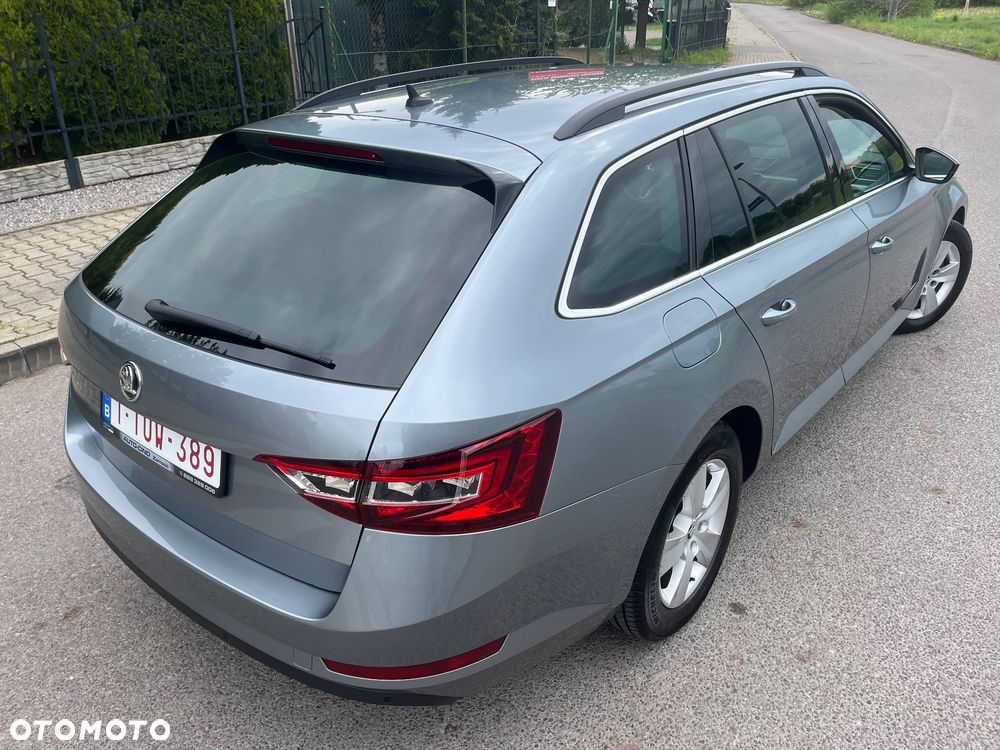 Skoda Superb 2.0 TDI DSG Style - 8