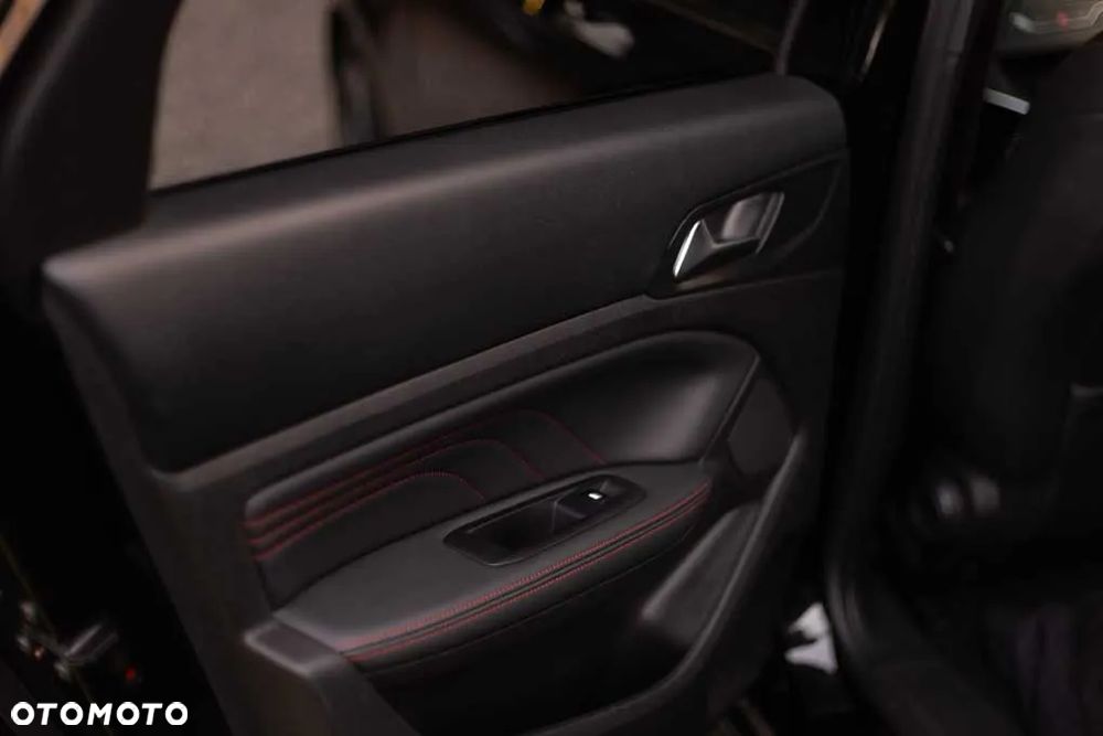 Peugeot 308 BlueHDi FAP 180 EAT8 Stop & Start GT - 25