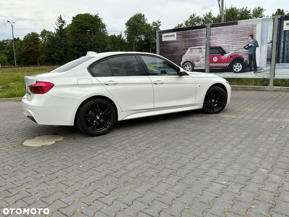 BMW Seria 3 320i M Sport - 18