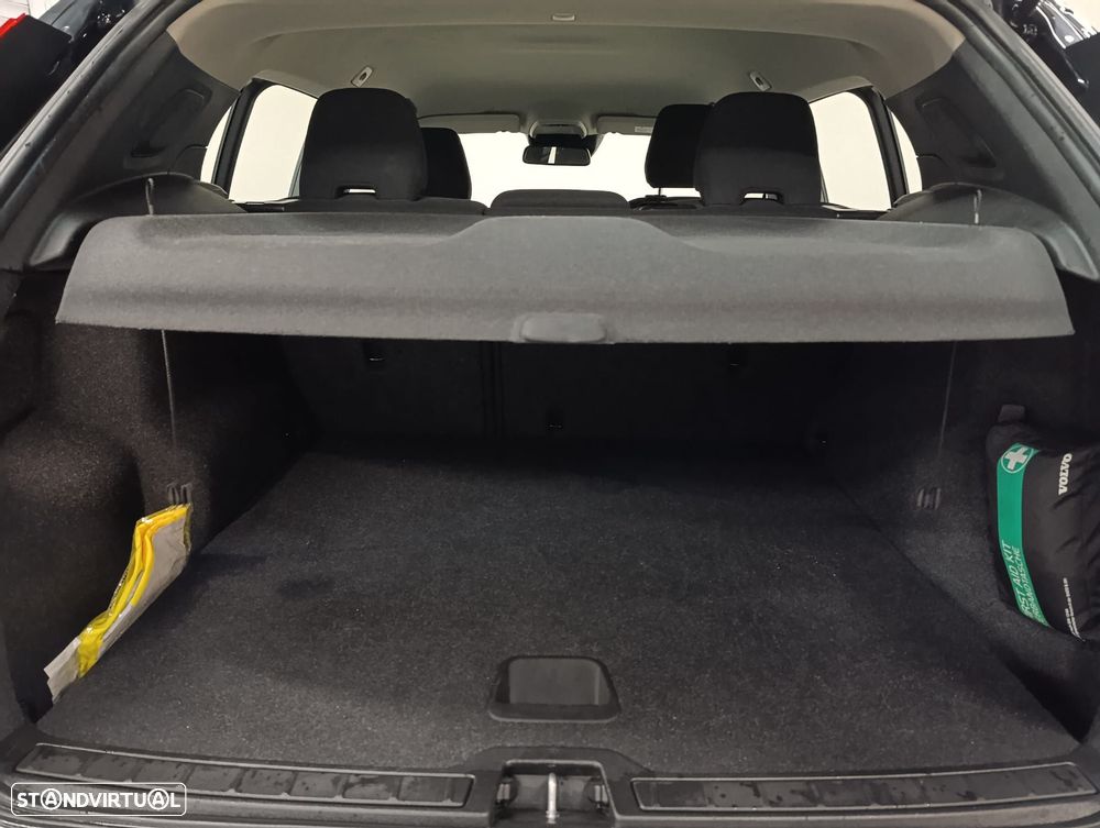 Volvo XC 40 1.5 T2 Momentum Geartronic - 10