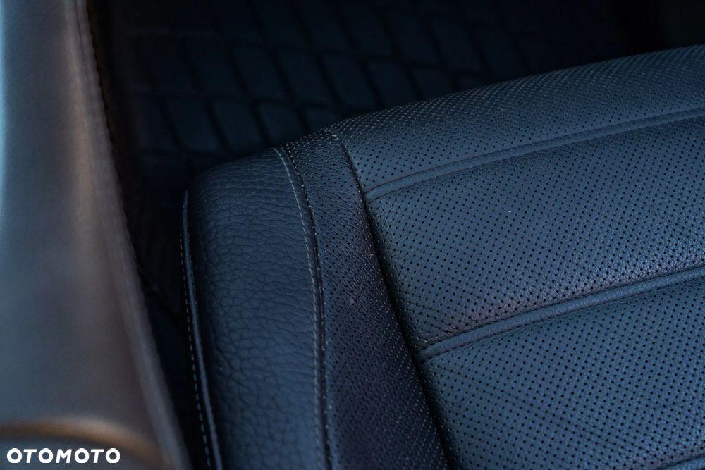 Mercedes-Benz GLS - 19