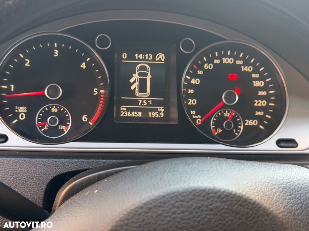 Volkswagen Passat 1.6 TDI BlueMotion - 11