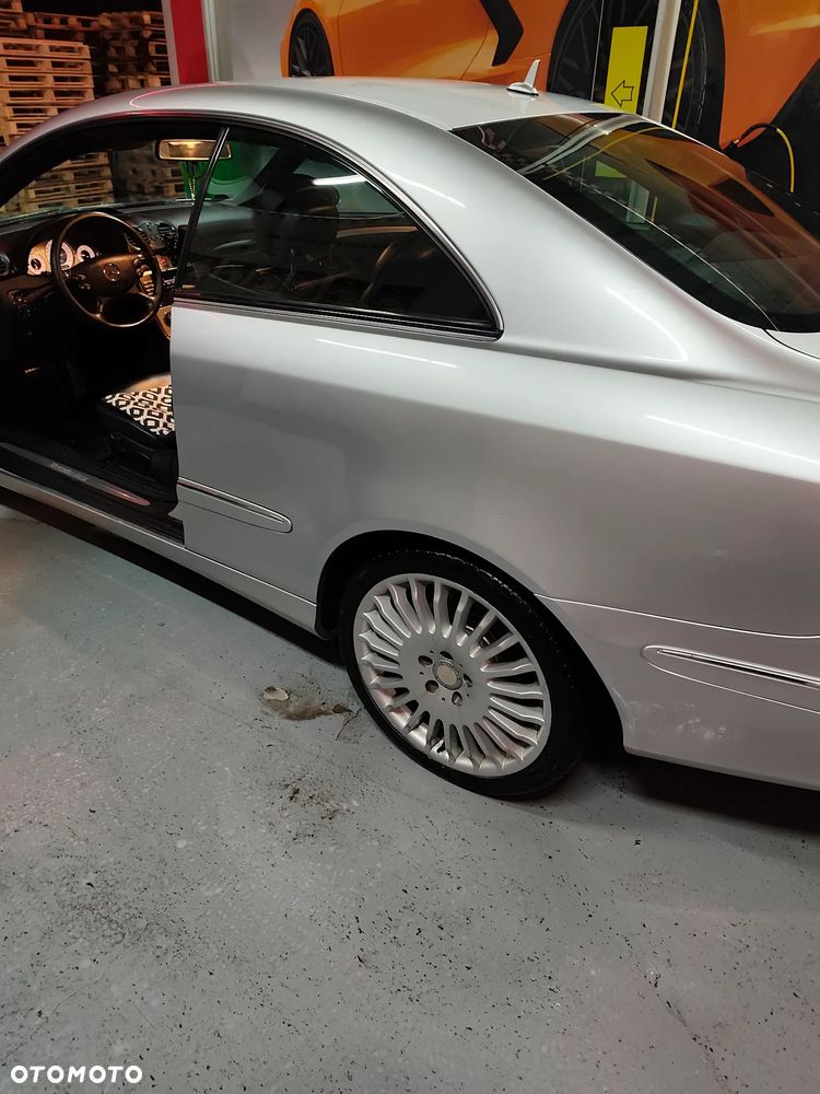 Mercedes-Benz CLK - 10