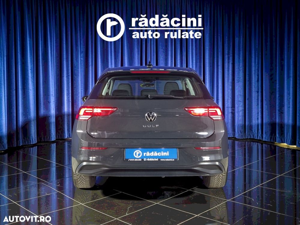 Volkswagen Golf - 8