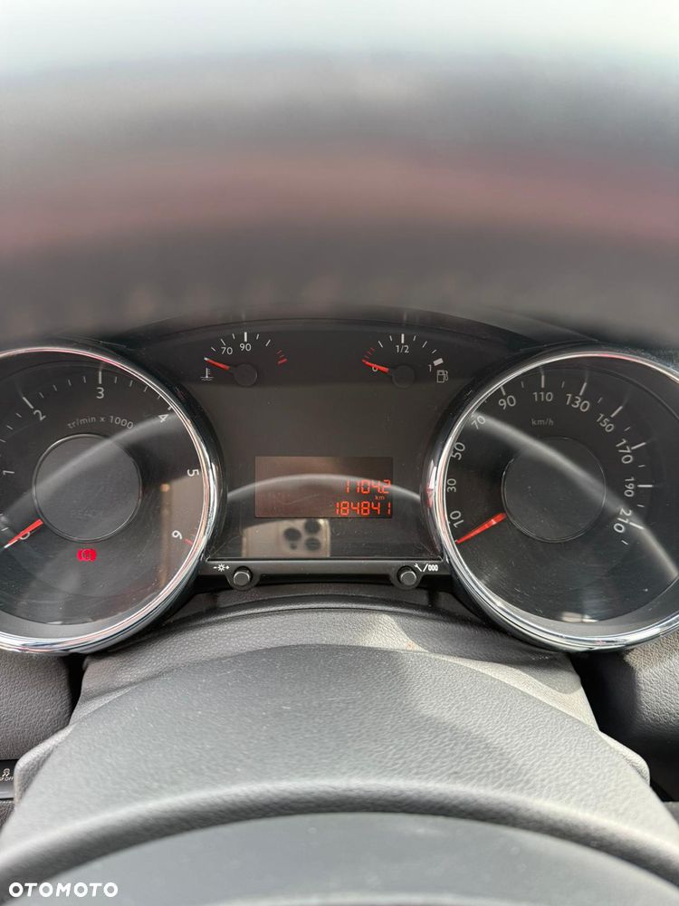 Peugeot 5008 1.6 e-HDi Active S&S 7os - 14