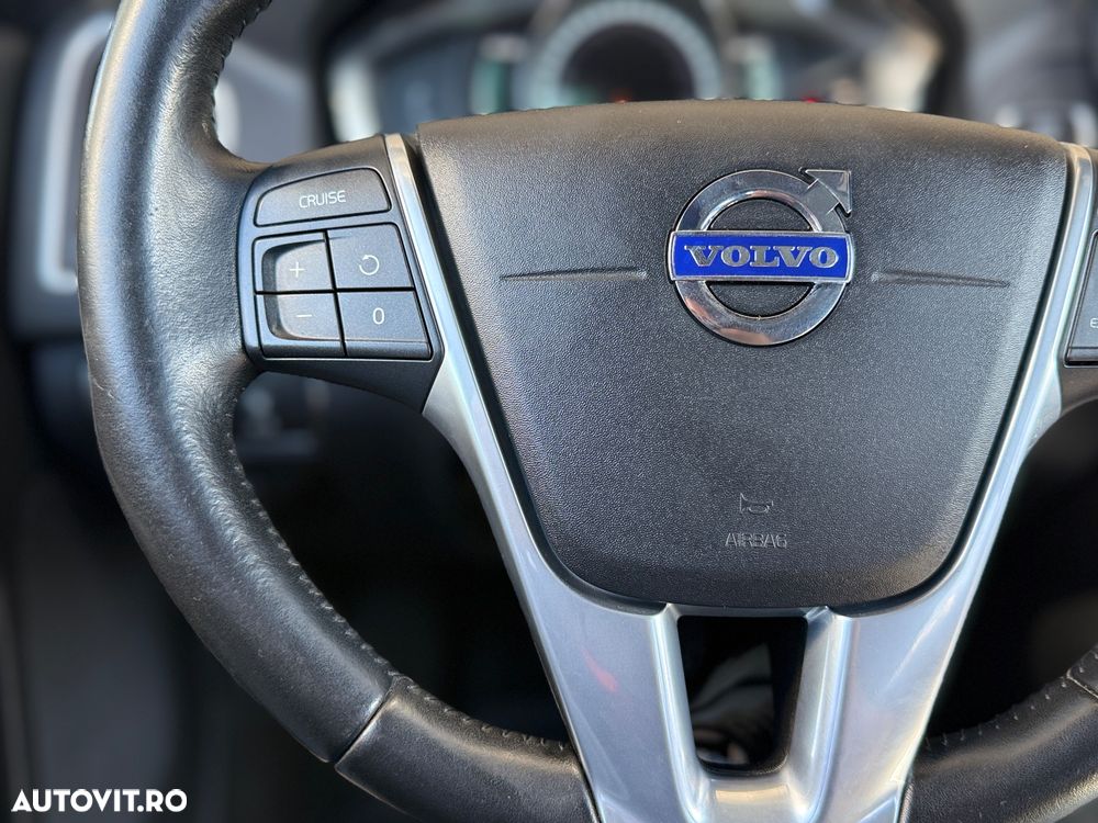 Volvo XC 60 D4 Geartronic Momentum - 5