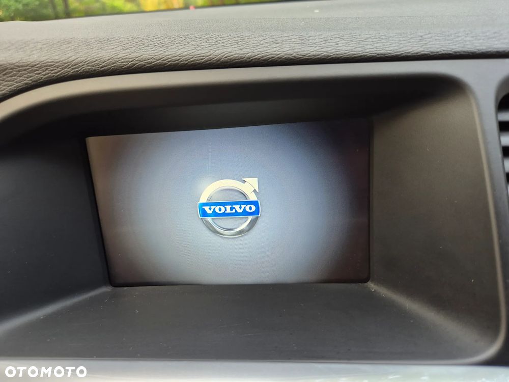 Volvo S60 D2 R-Design - 22