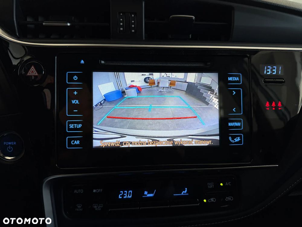 Toyota Auris Hybrid 135 Premium - 21