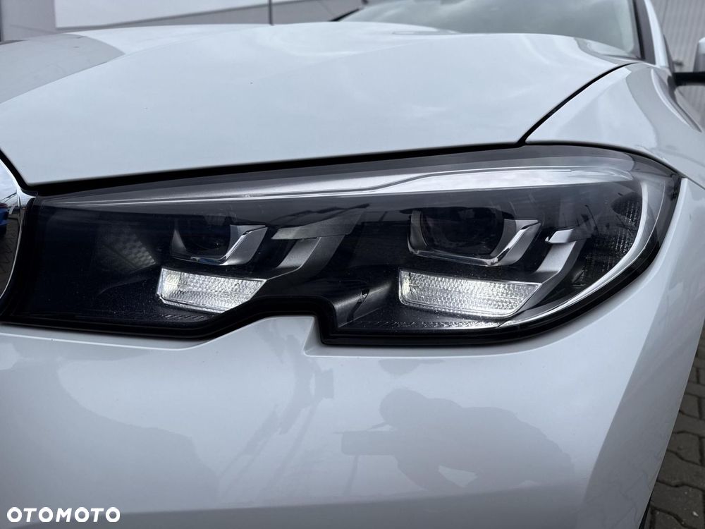BMW Seria 3 - 21