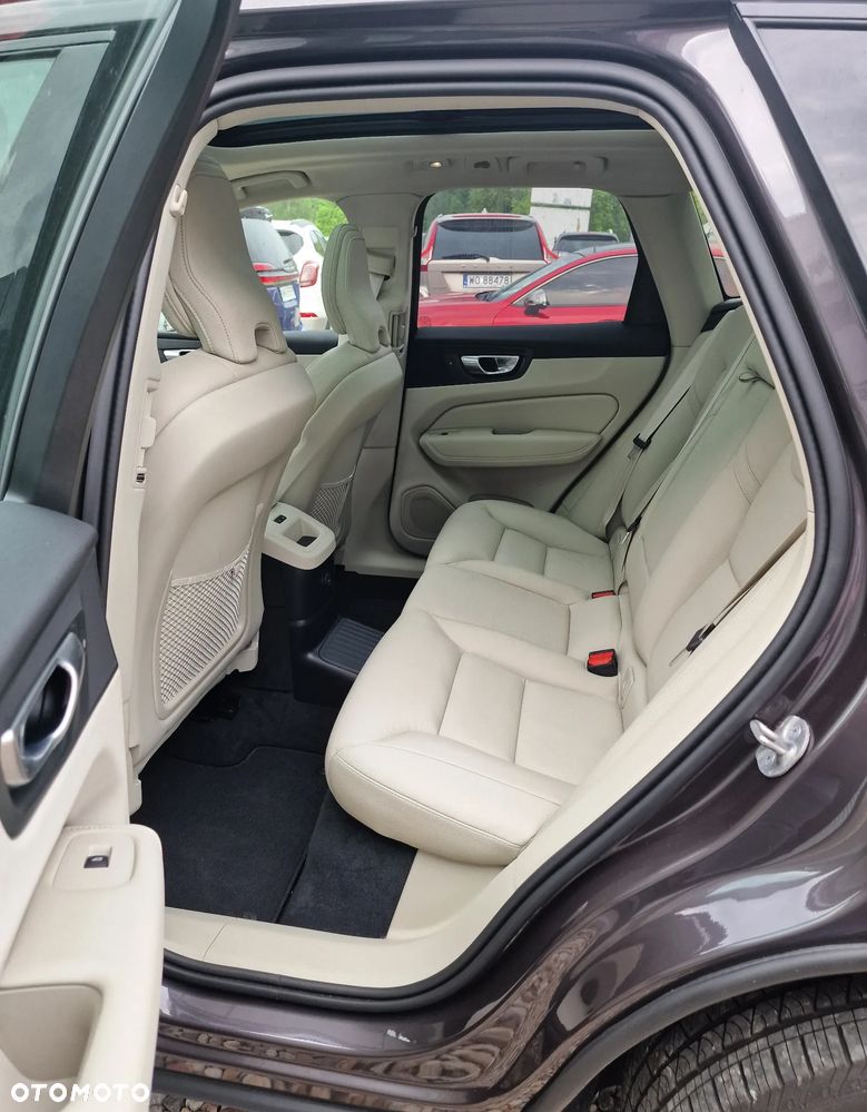 Volvo XC 60 T8 AWD Recharge Plus Bright - 18