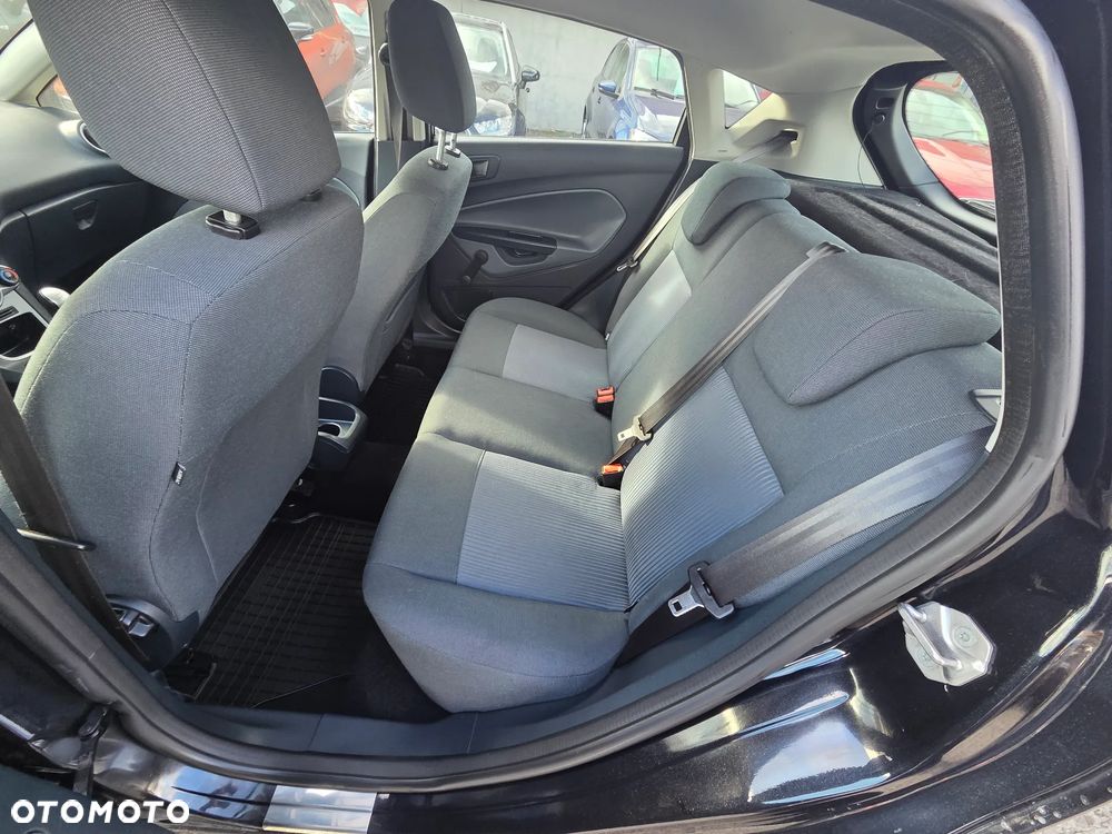 Ford Fiesta 1.6 TDCi DPF Titanium - 14