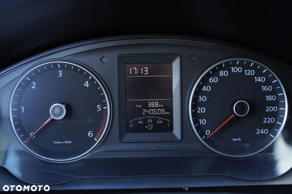Volkswagen Multivan - 30