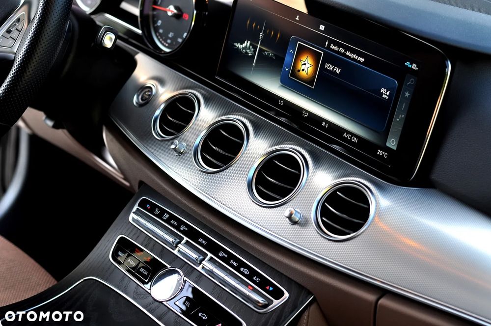 Mercedes-Benz Klasa E 220 d AMG - 27