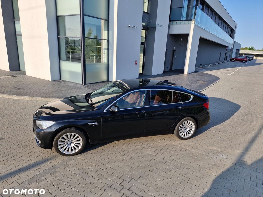 BMW 5GT - 1
