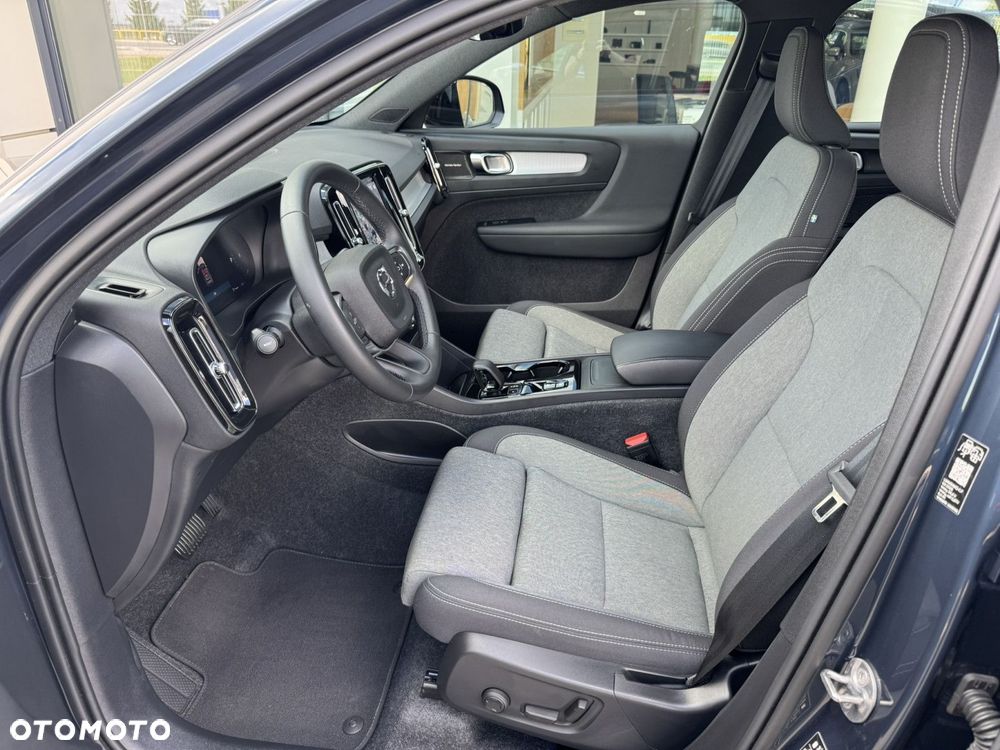 Volvo XC 40 B3 Plus Dark - 11