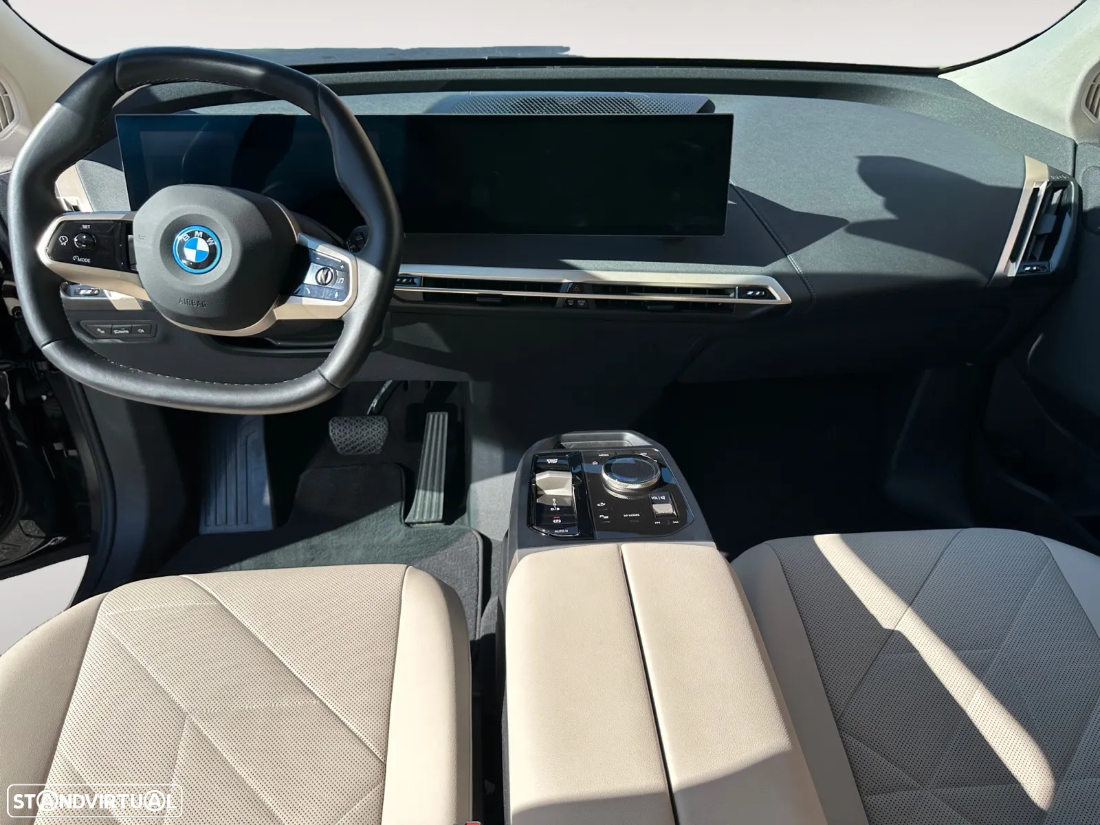 BMW iX xDrive 40 - 11