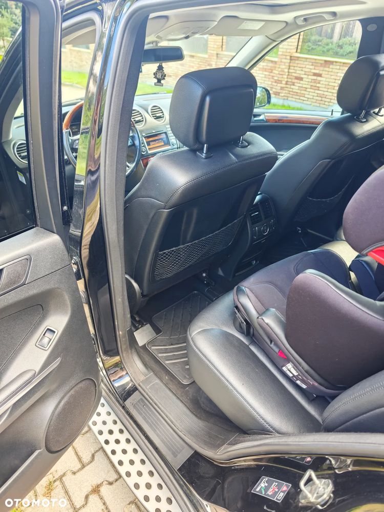 Mercedes-Benz ML - 21