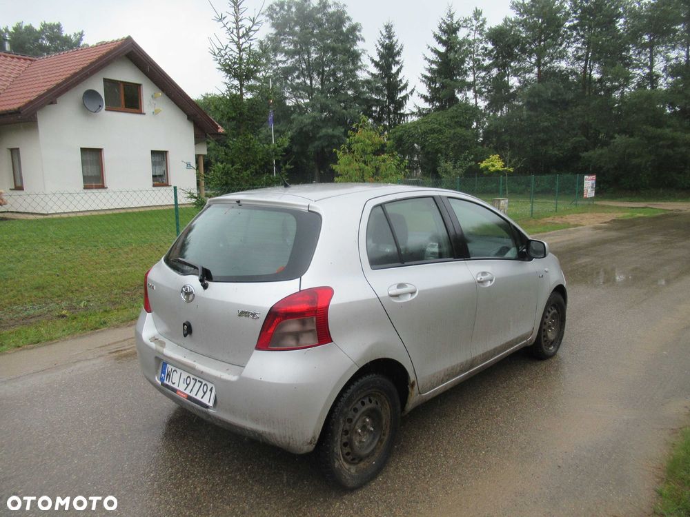 Toyota Yaris - 4