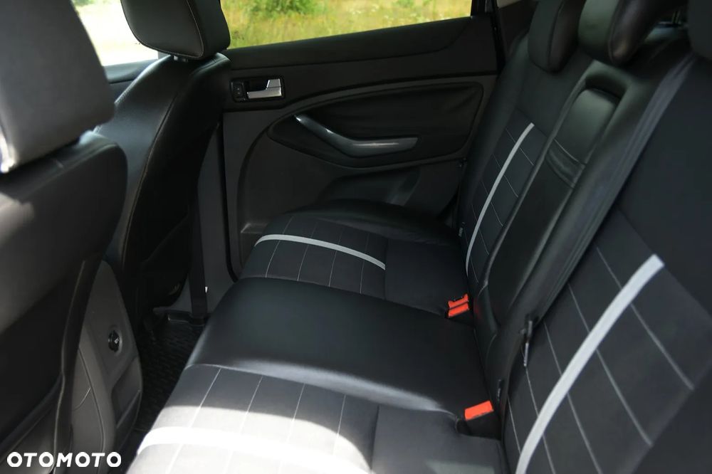 Ford Kuga 2.0 TDCi 2x4 Titanium - 23