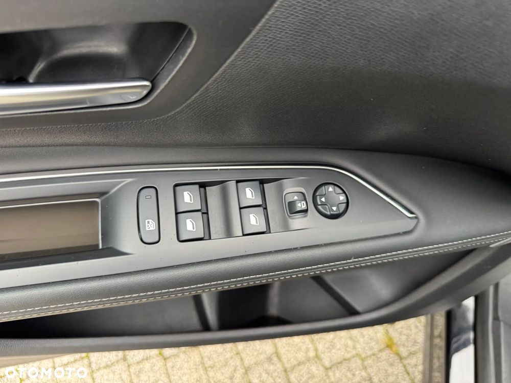 Peugeot 5008 BlueHDi 130 EAT8 Allure - 31