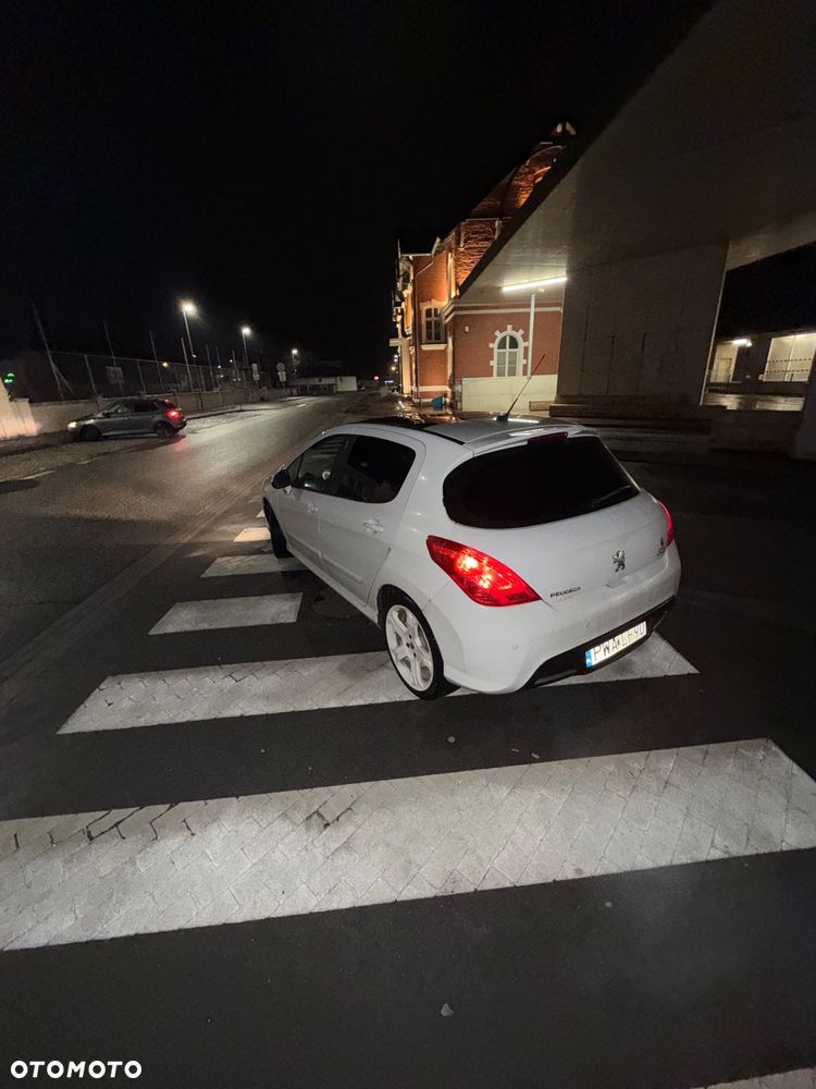 Peugeot 308 1.6 Premium Plus - 4