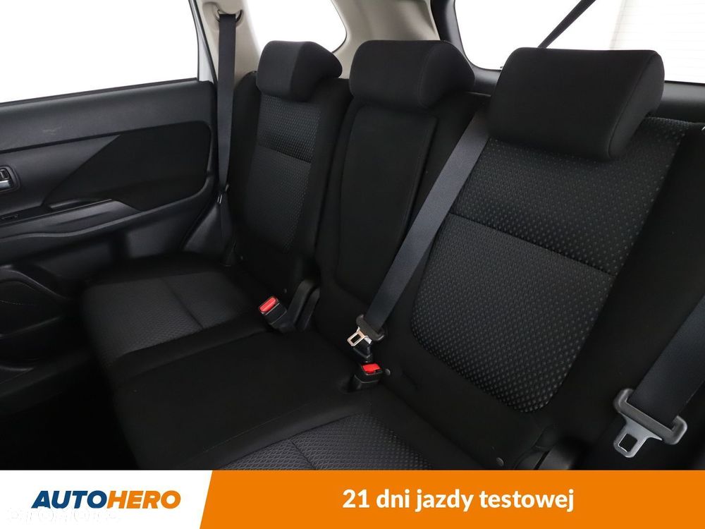Mitsubishi Outlander - 14
