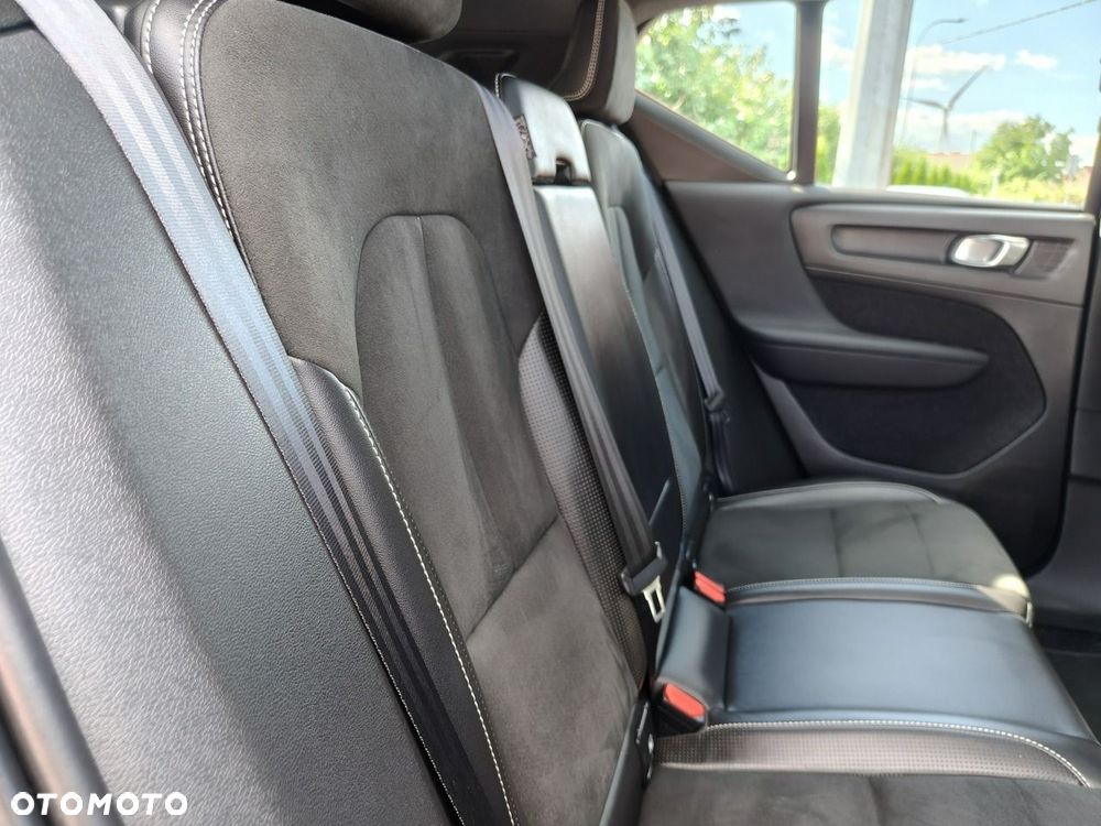 Volvo XC 40 82kWh Recharge Twin AWD Plus - 25