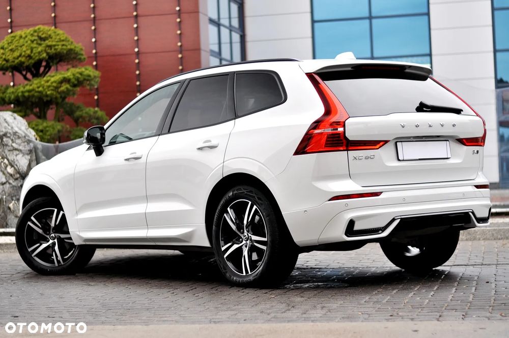 Volvo XC 60 B4 D AWD Ultimate Dark - 11