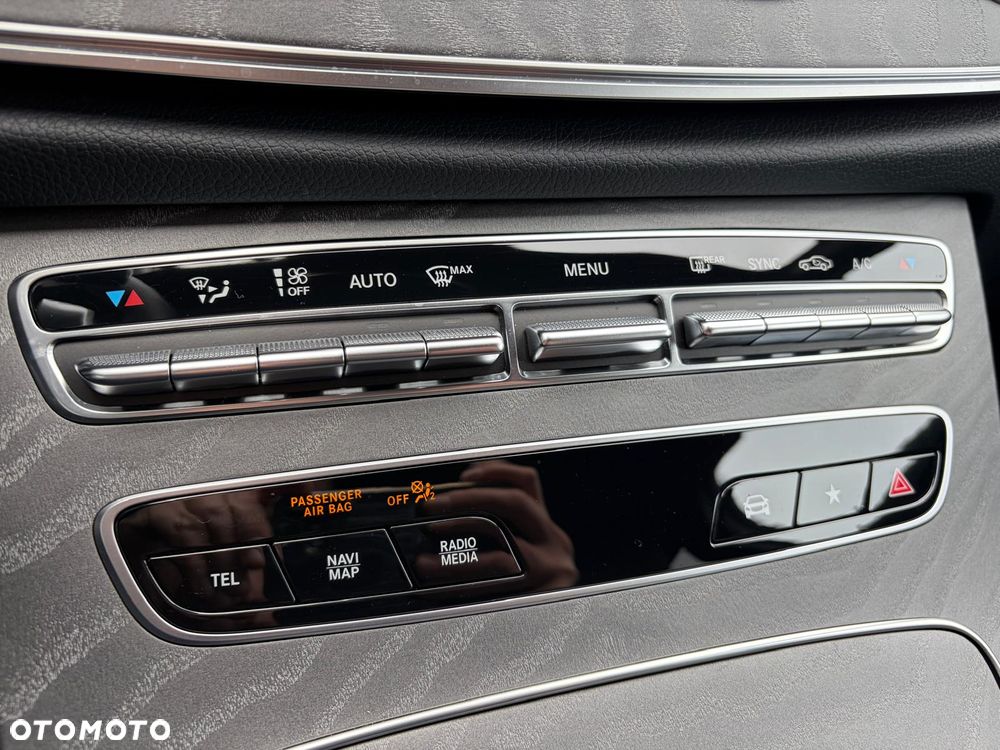 Mercedes-Benz CLS 300 d 4-Matic AMG - 26