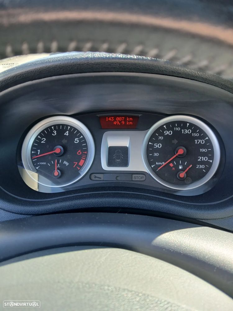 Renault Clio 1.2 16V Confort 130g - 2