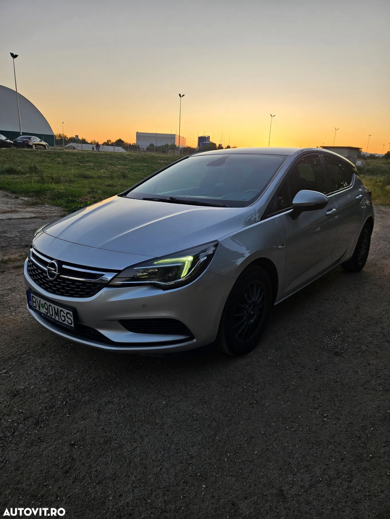 Opel Astra 1.4 Turbo ECOTEC Enjoy - 1