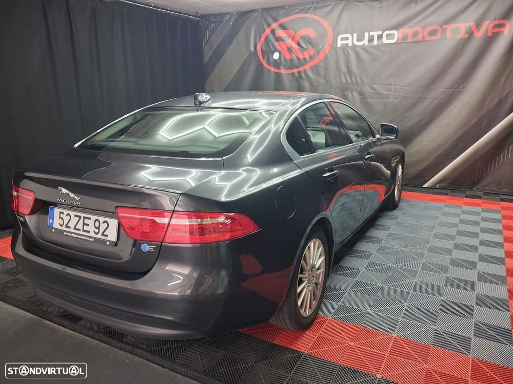 Jaguar XE 2.0 D Prestige Aut. - 7