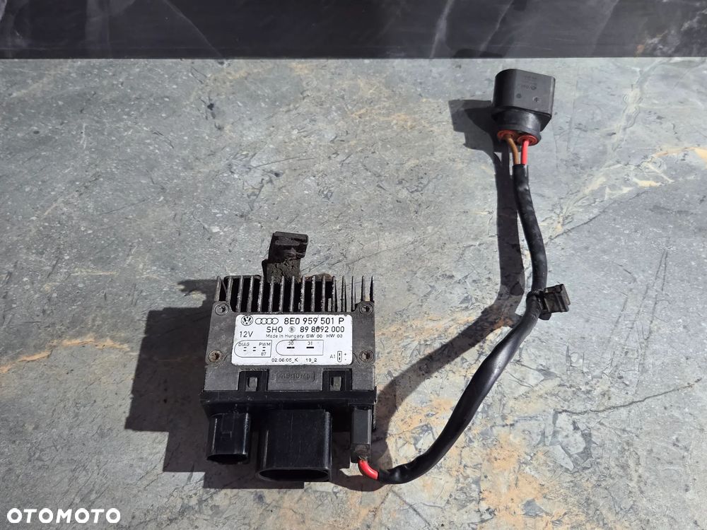 AUDI A4 B7 MODUŁ STEROWNIK WENTYLATORÓW CHŁODNICY 8E0959501P