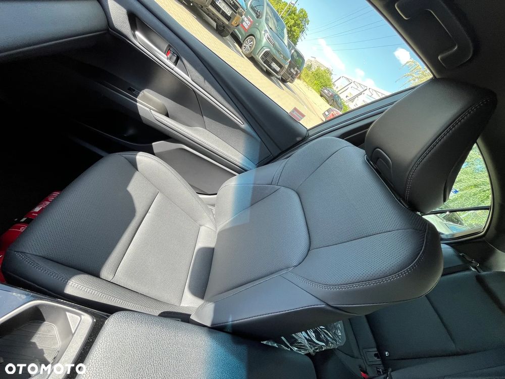 Toyota Camry 2.5 Hybrid Dynamic Force Comfort e-CVT - 8