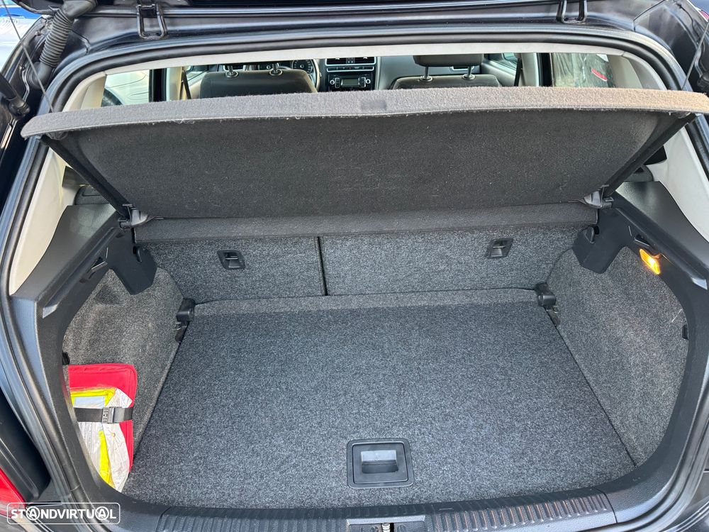 VW Polo 1.6 TDI Confortline BlueMotion - 32