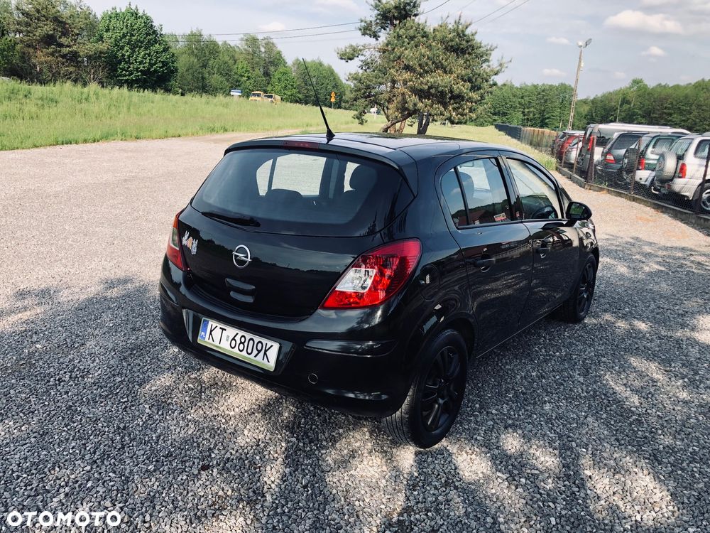 Opel Corsa 1.2 16V Cosmo - 2
