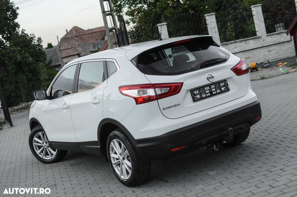 Nissan Qashqai 1.6L dCi Start/Stop 4X4-i N-Connecta - 23