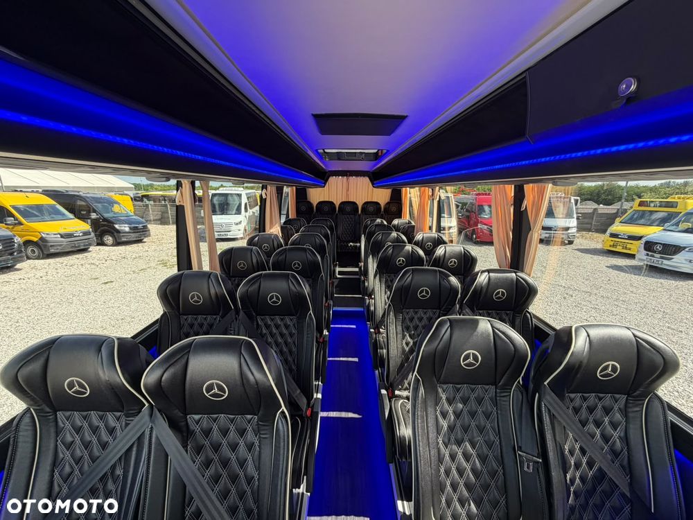 Mercedes-Benz Sprinter 519 - 22