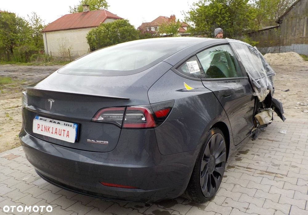 Tesla Model 3 - 11