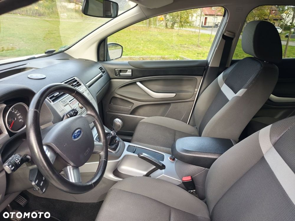 Ford Kuga 2.0 TDCi 2x4 Trend - 32