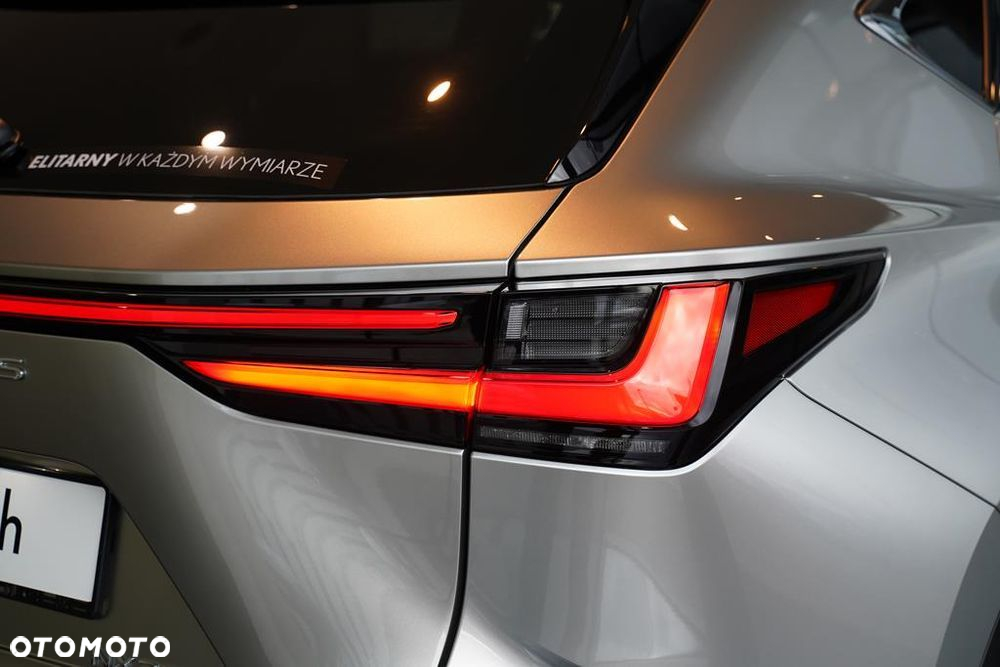 Lexus NX 450h+ Prestige AWD - 24