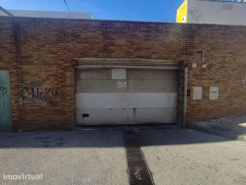 Arrenda-se garagem box carregado - Grande imagem: 2/7