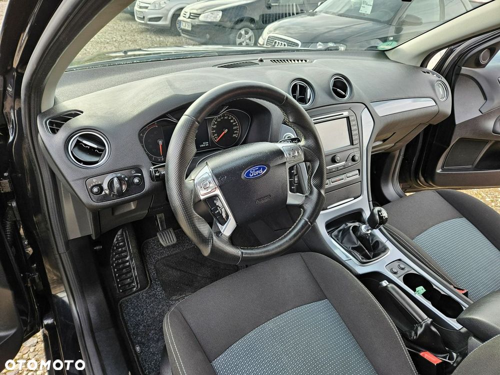 Ford Mondeo - 8