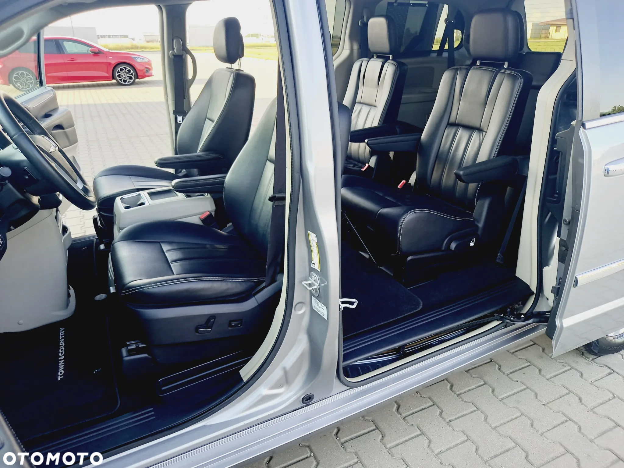 Chrysler Town & Country 3.6 Touring - 26