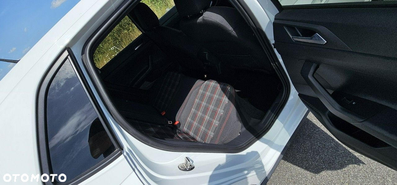 Volkswagen Polo - 11