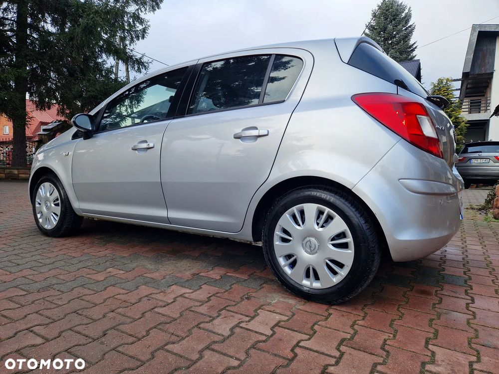 Opel Corsa 1.4 16V Cosmo - 5